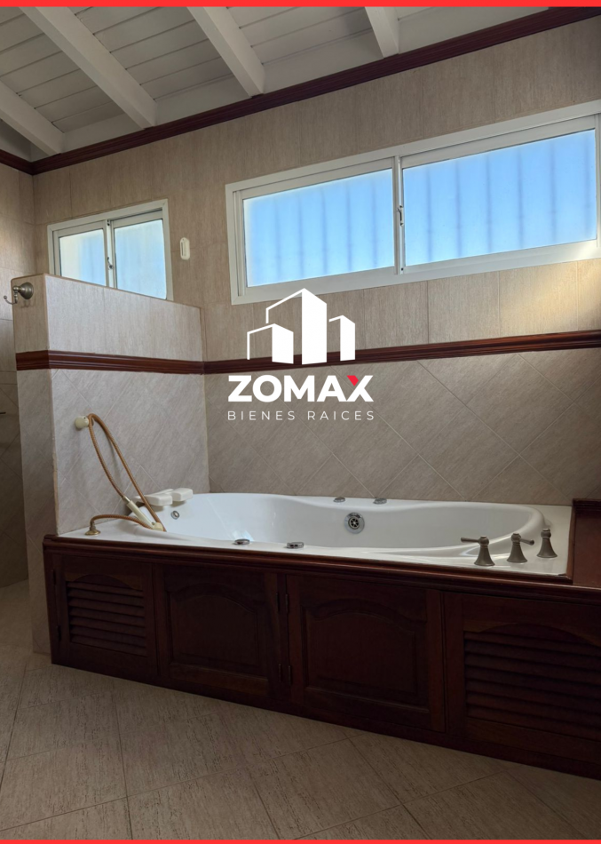 CASA EN VENTA B° GRAND BURG. APTO CRED HIPOTECARIO